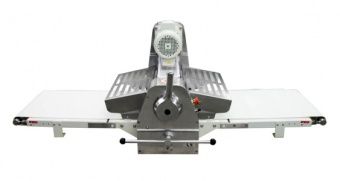Тестораскатка настольная с моторизованным конвейером 43*170 см Kocateq OMJ450 – купить по цене завода