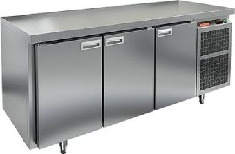 Стол охлаждаемый Hicold GN 111/TN O (-2+10), островн., 3 двери,1835х700х850 – купить по цене завода